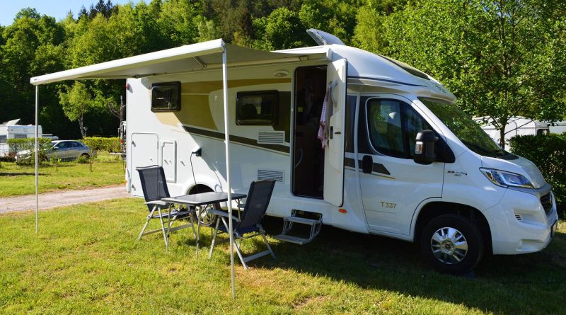 Caravanning Camper Camping  - Reipen / Pixabay